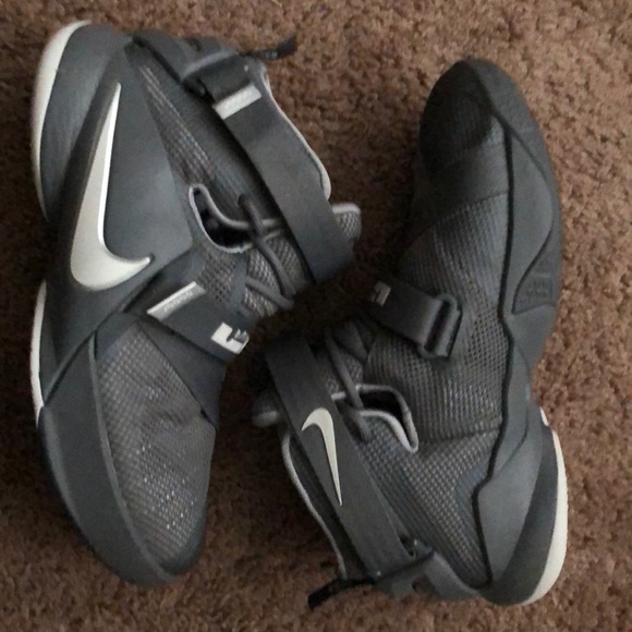 lebron james shoes gray